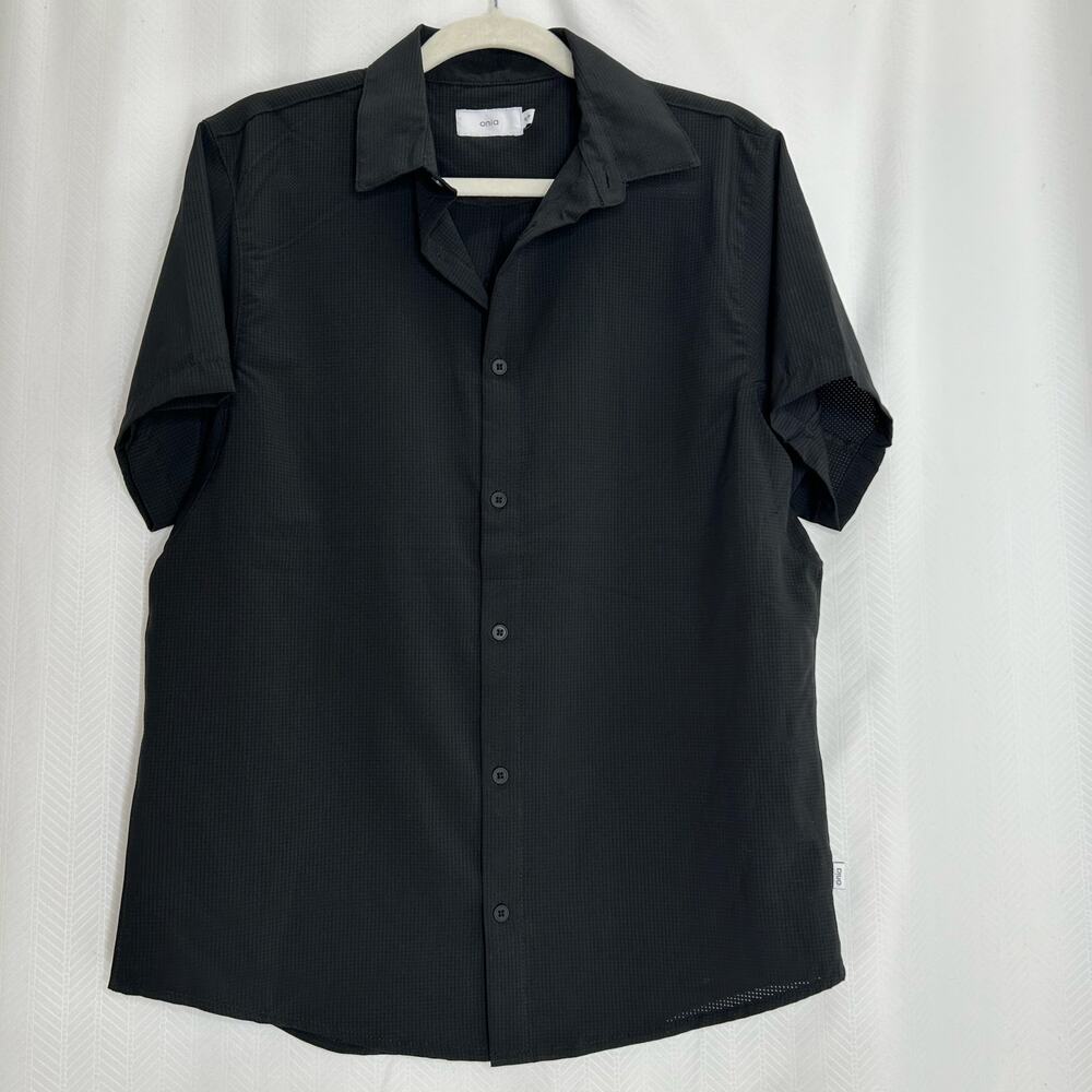 Onia men’s button up black shirt perforated short sleeve size small cool summer